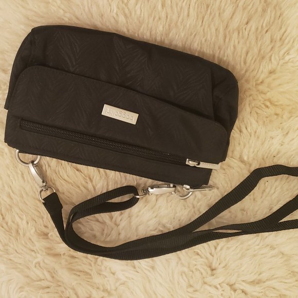 Baggallini -Blk. Crossover - Picture 1 of 3
